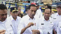 Jokowi saat kunjungan kerjanya ke Bitung sekaligus melihat perkembangan lokasi KEK.