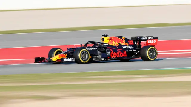 Lewis Hamilton Tercepat di Tes Pramusim F1 Barcelona Sesi 1