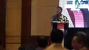 Menko Perekonomian Darmin Nasution saat memberikan paparan dalam pembukaan seminar Komite Ekonomi dan Industri Nasional (KEIN) di Jakarta, Rabu (17/1). Seminar tersebut bertemakan "Mengelolah potensi Ekonomi 2018". (Liputan6.com/Faizal Fanani)