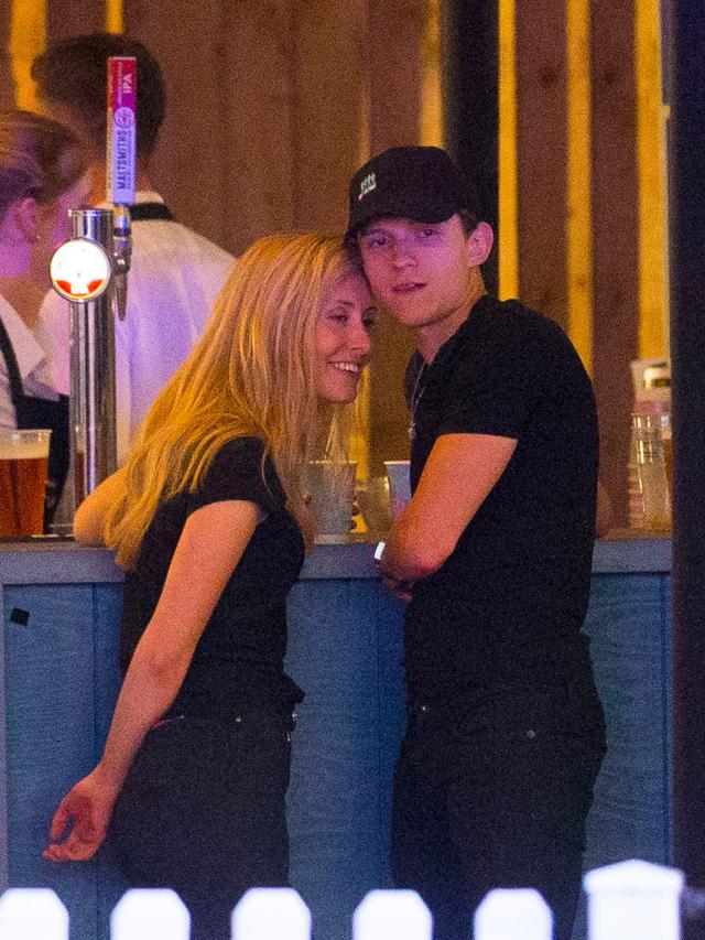 bukan-zendaya-tom-holland-jalan-mesra-dengan-olivia-bolton