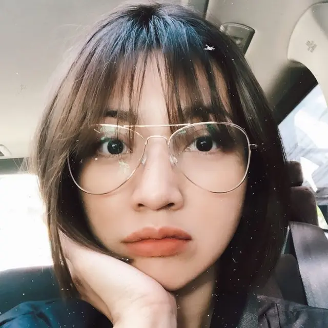 Hesti Purwadinata dengan penampilan barunya (https://www.instagram.com/p/CCVzgg7pMcM/)