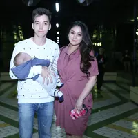 "Emang pasti bawa anak. Lebih pengin bawa anak saja. Pasti lah. Cuma jalannya juga kan sama bapaknya, sama mamaknya. Ya pasti aman lah," kata Stefan William di kawasan TMII, Jakarta Timur, baru-baru ini. (Nurwahyunan/Bintang.com)