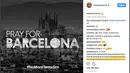 Mascherano memajang tulisan Pray For Barcelona pada akun Instagram miliknya sebagai bentuk simpatik terhadap korban teror Barcelona. (Bola.com/Instagram/Mascherano)