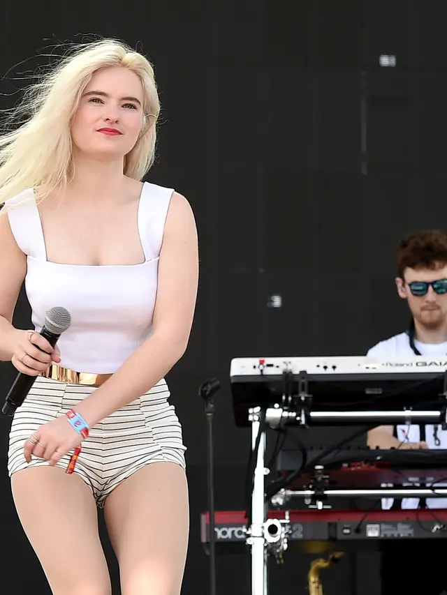 [Bintang] Grace Chatto Clean Bandit