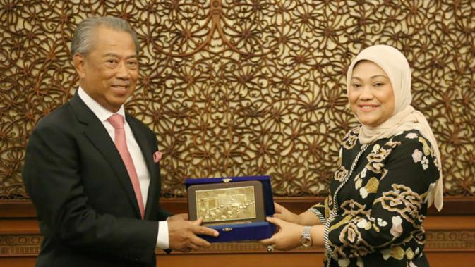 Menteri Dalam Negeri Kerajaan Malaysia, Tan Sri Dato' Hj. Muhyiddin bin Hj. Mohd. Yassin, di Kantor Kemnaker, Jakarta, Selasa (10/12).