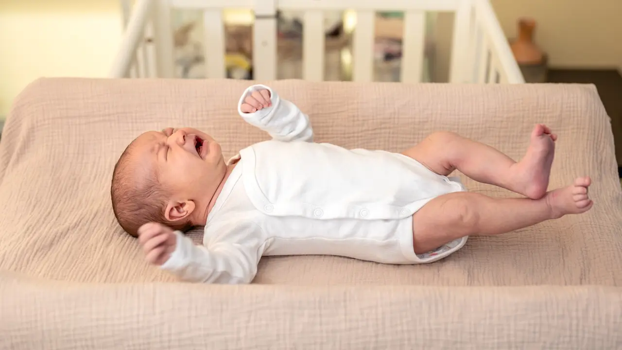 Ilustrasi bayi ngompol (Foto: freepik/pvproductions)