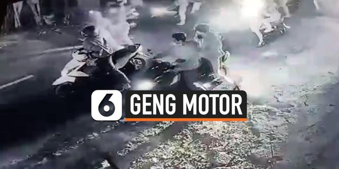VIDEO: Rekaman CCTV Puluhan Anggota Geng Motor Serang Warga Cibubur