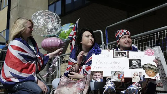 Fans Buat Tenda Sambut Anak Kedua Kate Middleton