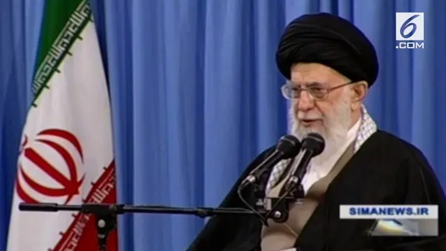 Pimpinan Iran Ayatollah Ali Khamenei mengatakan pejabat Amerika Serikat sebagai idiot papan atas dunia.