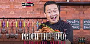 Chef Rudy Choirudin resmi menjadi juri baru di MasterChef Indonesia Season 12, menggantikan Chef Arnold Poernomo. Sosok legendaris ini sudah dikenal sejak era 90-an atas dedikasi dan kecintaannya pada dunia kuliner Nusantara. Yuk, kenal lebih dekat dengan sosok Chef Rudy dalam Fimela Update kali ini! #fimelaupdate #fimelahariini #fmlmmd