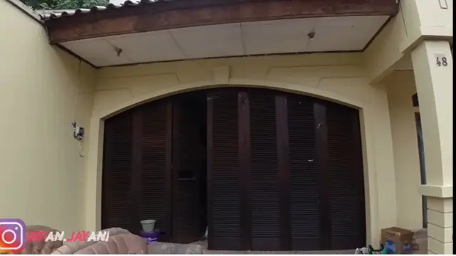 Sempat Terbengkalai, Ini 6 Potret Rumah Tiko yang Tampak Megah Usai Dicat Ulang