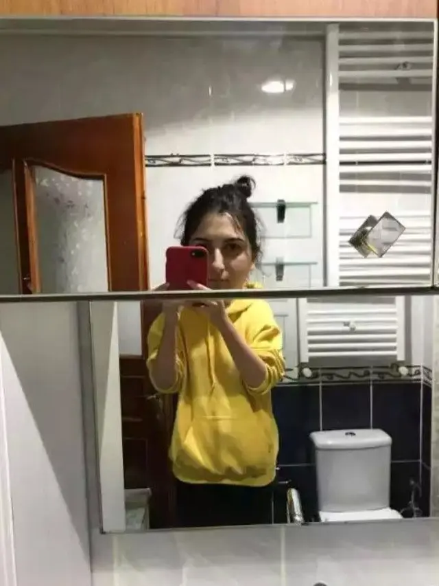 8 Potret Absurd Refleksi di Kaca Ini Sukses Bikin Geleng Kepala