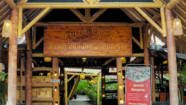 Ingkung Ayam Mbak Sri Kebon Agung