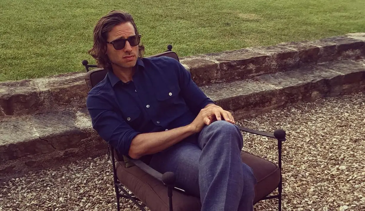 Gwyneth Paltrow sendiri bertunangan dengan produser Hollywood, Brad Falchuk beberapa waktu lalu. (instagram/bradfalchuk)