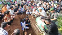 Jenazah Rico korban bom di Thamrin dimakamkan di Boyolali. (Liputan6.com/Reza Kuncoro)