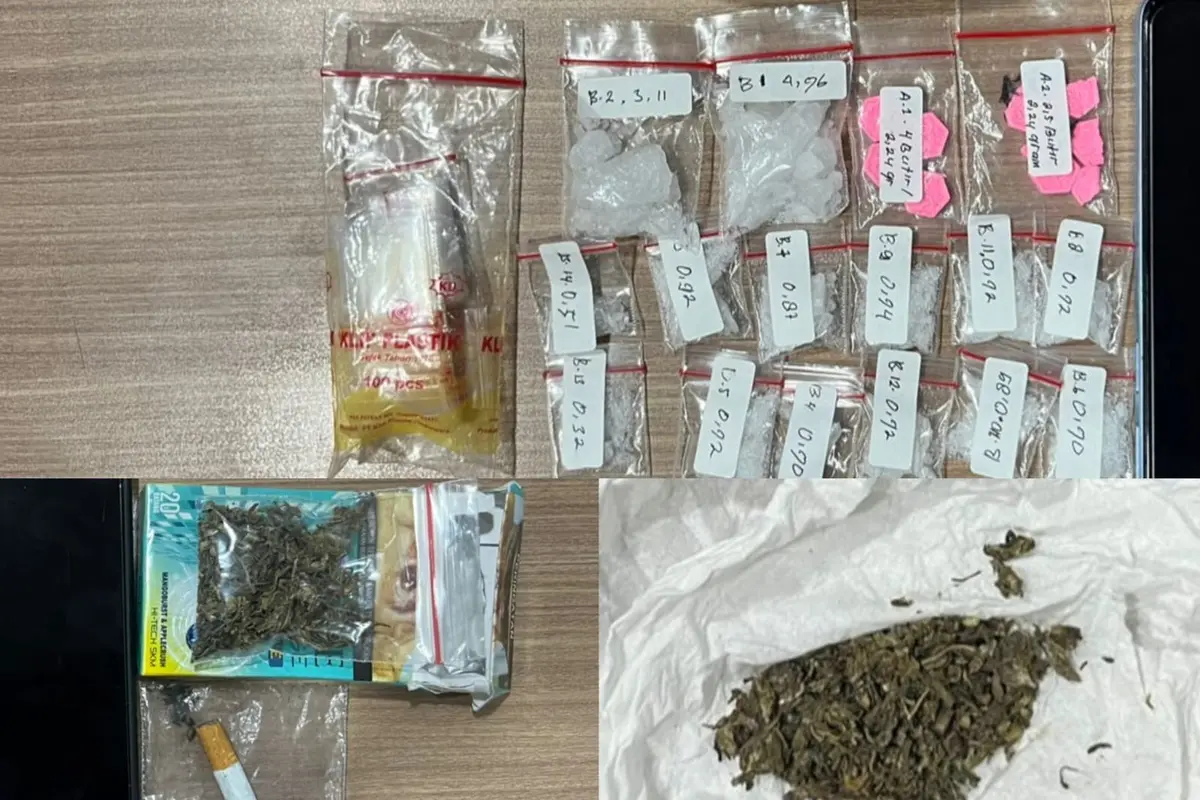 Barang Bukti Ekstasi dan Ganja yang Disita dari Lokasi Pesta Narkoba di Bekasi