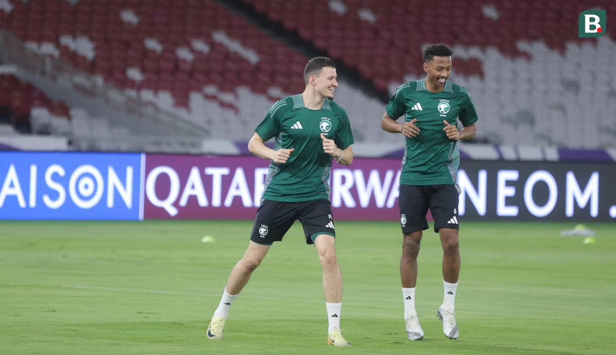 Arab Saudi sementara berada di posisi ketiga klasemen dan akan menjaga kans lolos ke babak selanjutnya. Di sisi lain, Timnas Indonesia dalam misi untuk mendapatkan poin penuh demi bisa terus menjaga asa lolos ke Piala Dunia. (Bola.com/M Iqbal Ichsan)