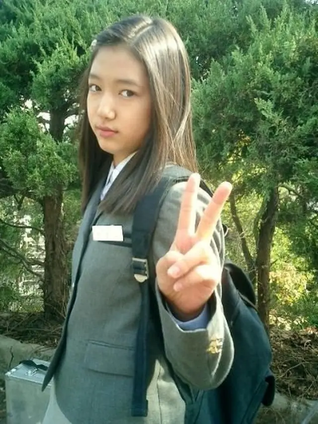 7 Transformasi Park Shin Hye dari Balita Hingga Jadi Ibu di Usia 32 Tahun