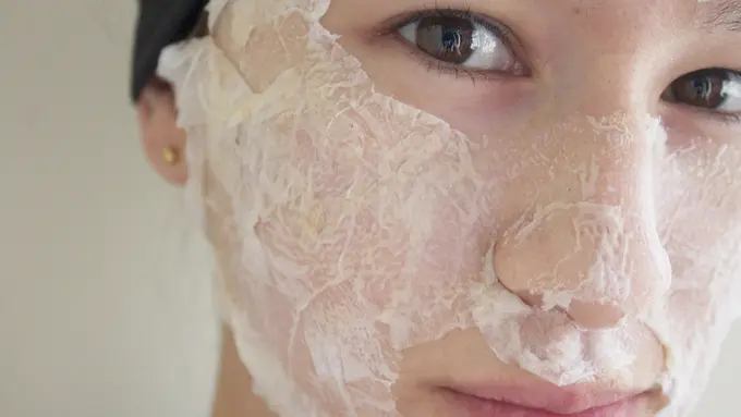 Stop Pakai 'Pore Pack,' Bahan Alami Ini Bisa Hilangkan Komedo 