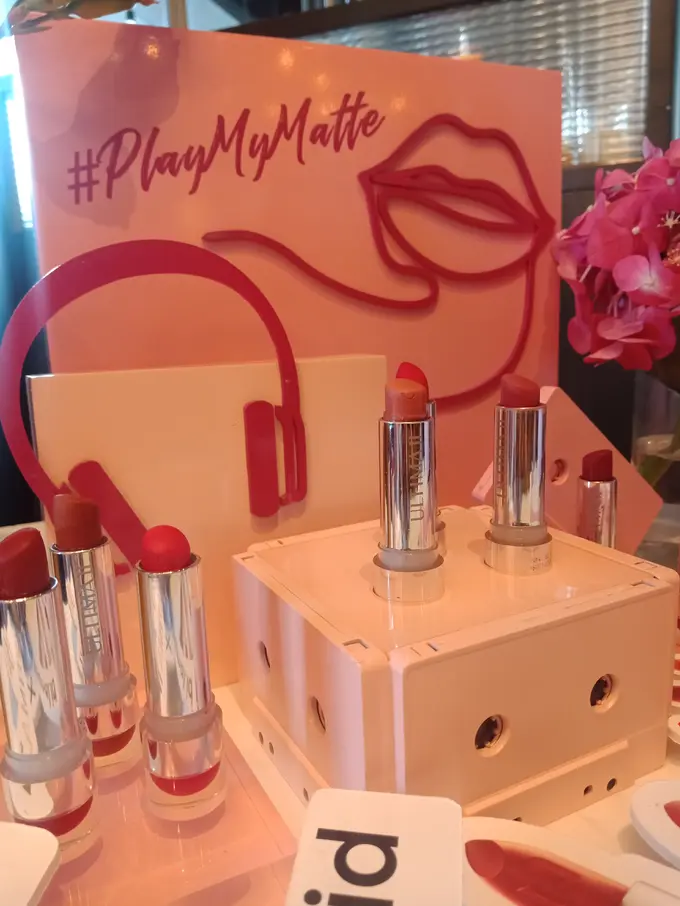 Perpaduan Lipstik dan Musik yang Gambarkan Mood Sehari-hari