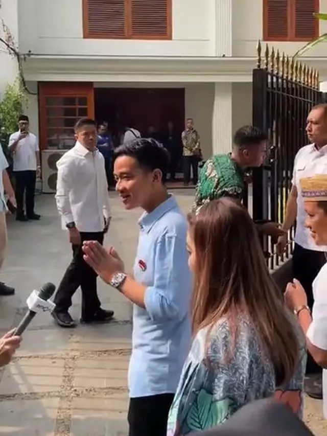 6 Potret Terbaru Selvi Ananda Dampingi Gibran Bertemu Prabowo Hingga Daftar KPU