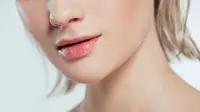 10 Cara Merawat Bibir Agar Sehat dan Merah Natural, Bye Bye Filter Kecantikan