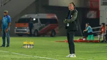 Ong Kim Swee, pelatih Persis Solo di BRI Liga 1 2024/2025. (Bola.com/Radifa Arsa)