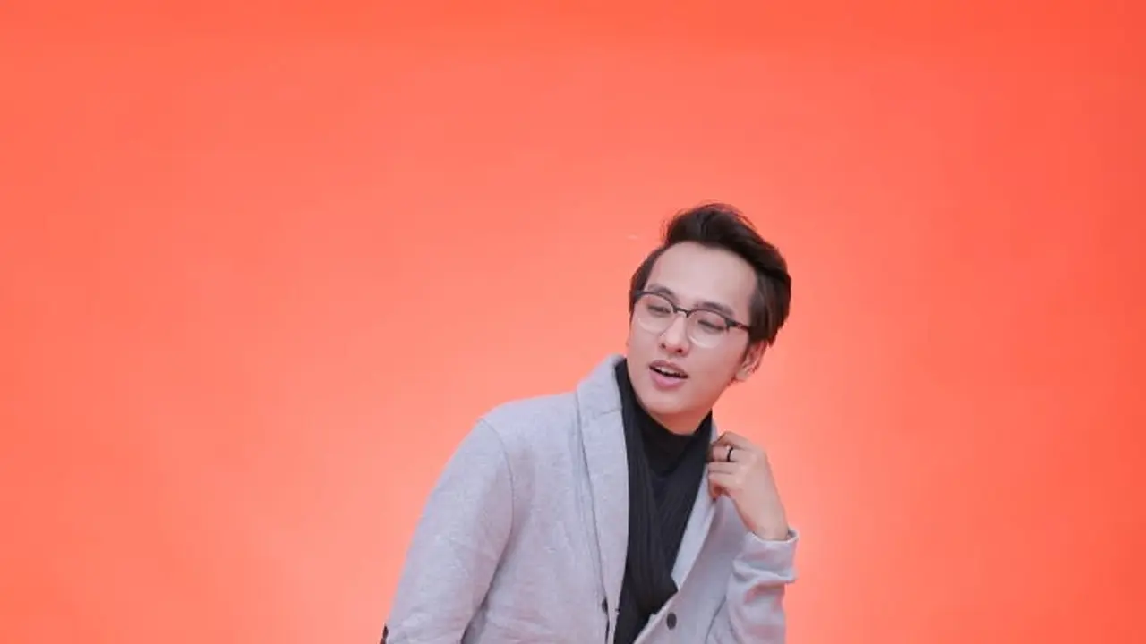 Ryan D'Angga merupakan jebolah Indonesian Idol tahun 2014.