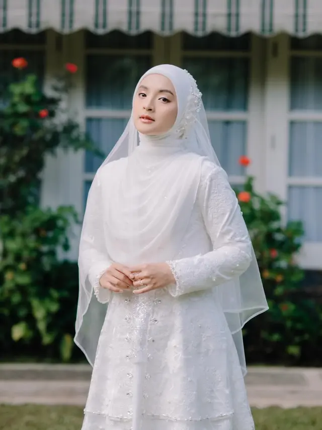 6 Detail Nabila Ishma Pakai Gaun Putih Bak Pengantin, Pesona Curi Perhatian