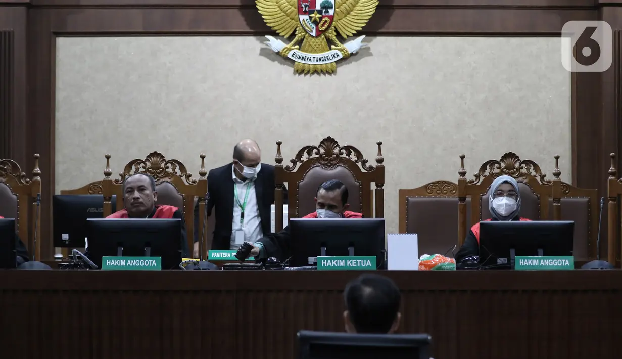 Terdakwa kasus dugaan korupsi di PT ASABRI Benny Tjokrosaputro menjalani sidang dengan agenda pembacaan putusan di Pengadilan Tipikor, Jakarta, Kamis (12/1/2023). Majelis hakim menjatuhkan vonis nihil kepada Benny Tjokrosaputro terkait pengelolaan keuangan dan dana investasi di PT Asabri tahun 2012-2019 dikarenakan sudah mendapat vonis seumur hidup dalam kasus Jiwasraya. (Liputan6.com/Johan Tallo)