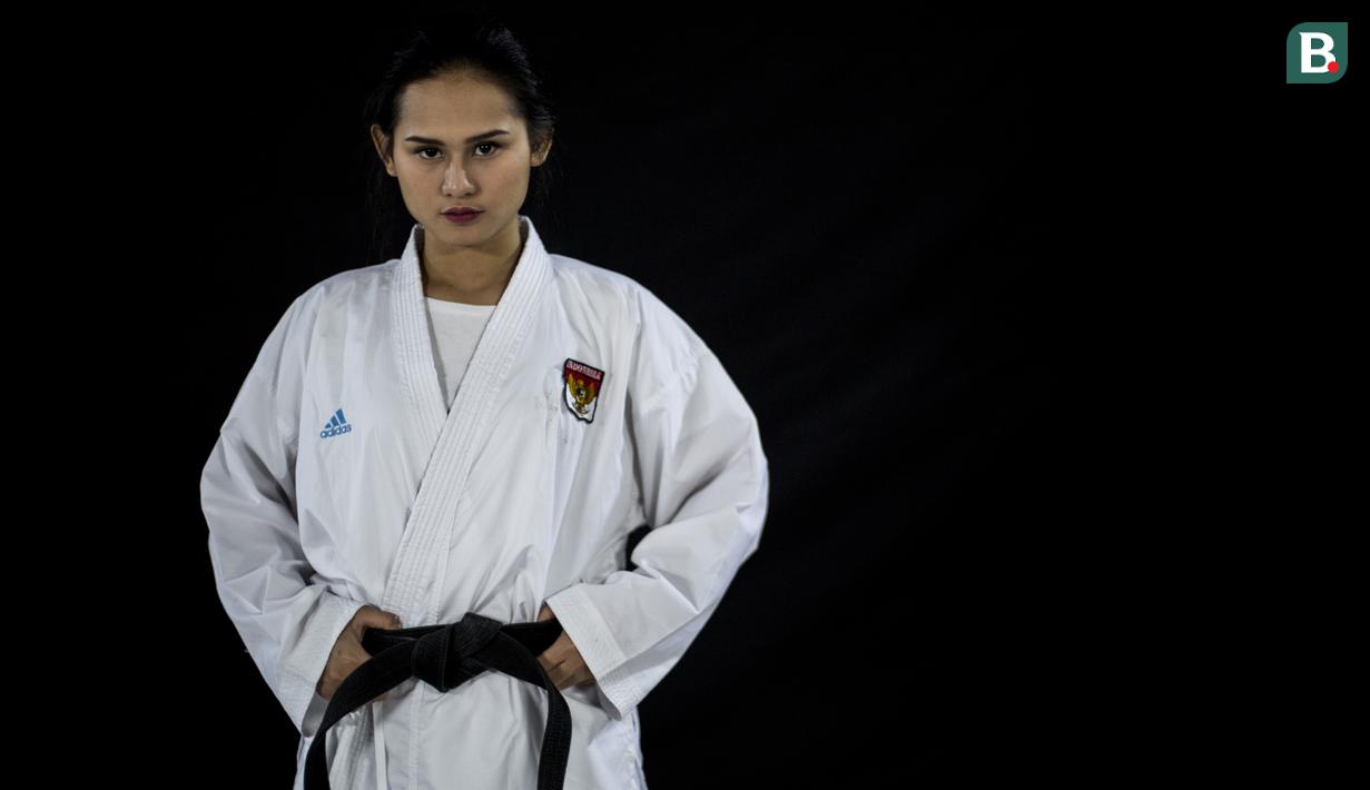Karateka Indonesia, Ceyco Georgia, berpose saat berada di Tatsujin MMA South Quarter, Jakarta, Kamis (21/7/2018). Dirinya merupakan salah satu karateka yang akan turun pada Asian Games XVIII. (Bola.com/Vitalis Yogi Trisna)