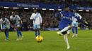 Chelsea menambah gol jelang akhir babak kedua melalui gol penalti Noni Madueke. (AP Photo/Alastair Grant)