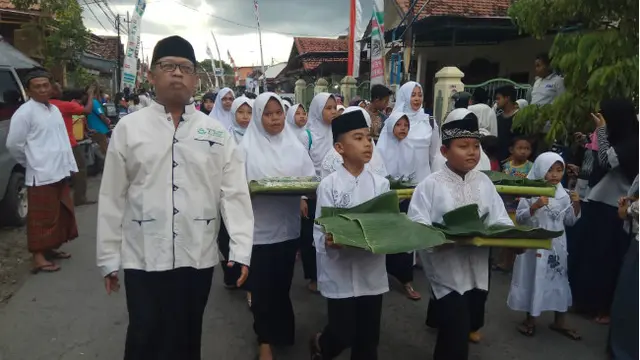 Tempat Nasi Tradisional "Ancak" Menghiasi Isra Mikraj di Banyuwangi