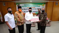 Dampak mewabahnya Covid-19 yang terjadi sejak bulan Maret 2020 hingga kini terus dialami oleh seluruh pelaku usaha di tanah air. Tak terkecuali yang dirasakan Koperasi Simpan Pinjam (KSP Mitra Jasa) di Kabupaten Indramayu Jawa Barat.