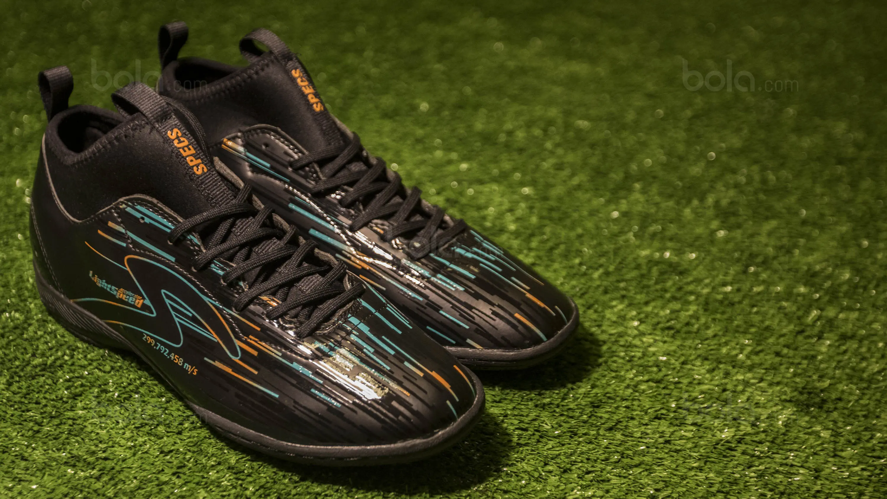 Sepatu Specs merek Accelerator Lightspeed. (Bola.com/Vitalis Yogi Trisna)