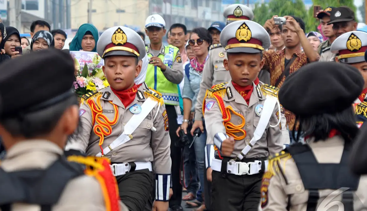 Acara tersebut dihadiri seluruh peserta dari pelajar SD hingga SMA dan seluruh instansi serta masyarakat umum, Lubuklinggau, (17/10/14). (Liputan6.com/Miftahul Hayat)