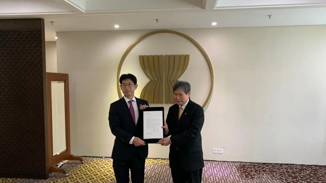 Sekjen ASEAN di Jakarta Lim Jock Hoi menerima Dubes Jepang untuk ASEAN Masahiko Kiya di Kantor Sekretariat ASEAN, Kamis (1/12/2022).