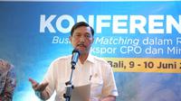 Menko Luhut Binsar Pandjaitan dalam Konferensi Pers usai memberikan arahan di Business Matching Program Minyak Goreng Curah Rakyat (MGCR), Bali, Jumat (10-06-2022).