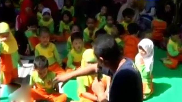 Tedi Pendongeng Keliling Untuk Anak Anak Di Tegal News Liputan6 Com