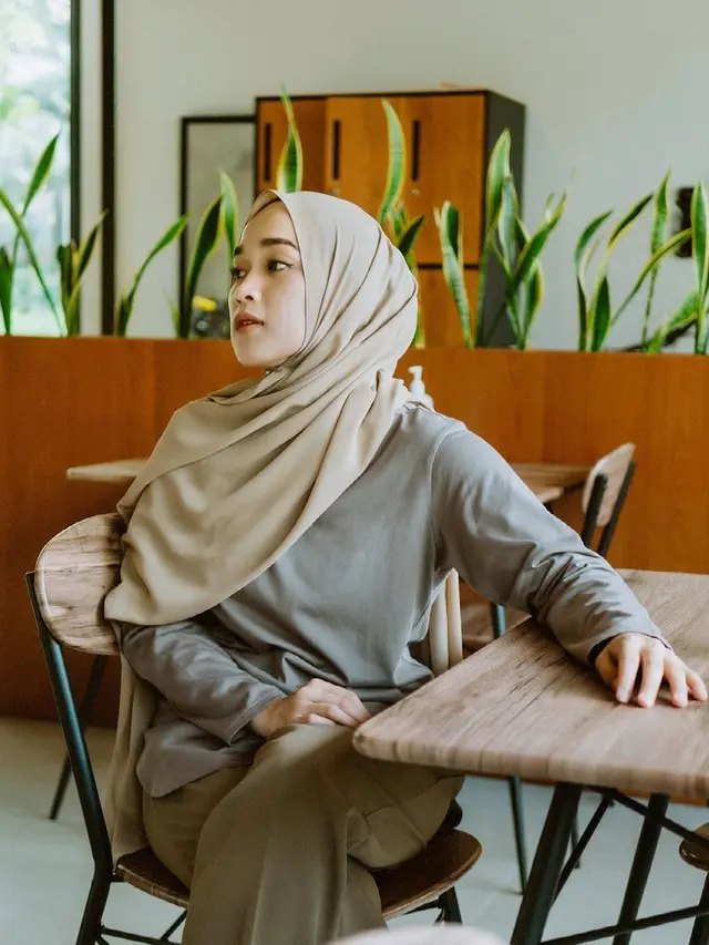 Potret Terbaru Ririe Fairus Pasca Cerai, Disebut Makin Glowing dan Bersahaja. (Sumber: Instagram/ririe_fairus)