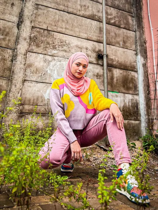 [Instagram/nathalieholscher]