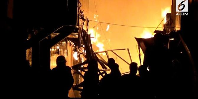 VIDEO: Tomang Kebakaran, Puluhan Rumah Ludes