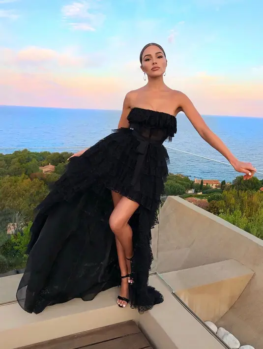 Setelah juarai Miss Universe 2012, Olivia pernah kunjungi Indonesia pada tahun 2013 dengan mengunjungi Surabaya, Yogyakarta, Jakarta dan Bali. (Liputan6.com/Instagram/oliviaculpo)