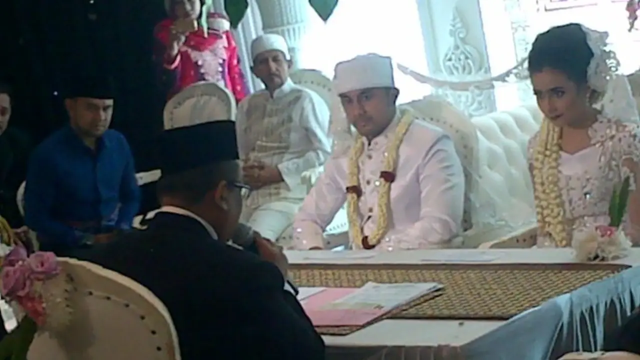 Hengky Kurniawan dan Sonya Fatmala 