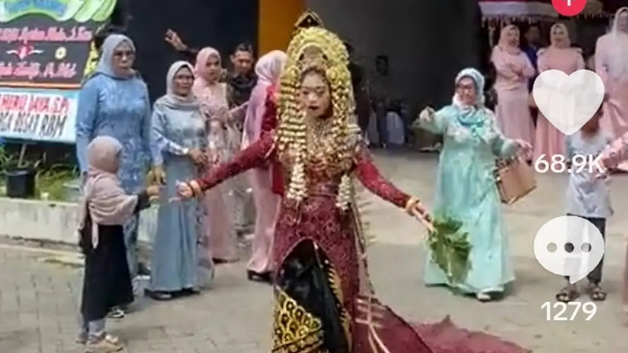 Viral Pengantin di Banjar Kesurupan Leluhur Saat Resepsi, Mendadak Menari dengan Luwes