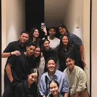 Sheila Dara di Tahlilan Vidi Aldiano. [@_shaniasalsabila]