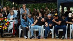 Ketiga sandera ini termasuk di antara lebih dari 240 orang yang diculik dalam serangan Hamas ke Israel pada 7 Oktober lalu. Serangan tersebut menewaskan sekitar 1.200 orang, sebagian besar warga sipil. (AP Photo/Ohad Zwigenberg)