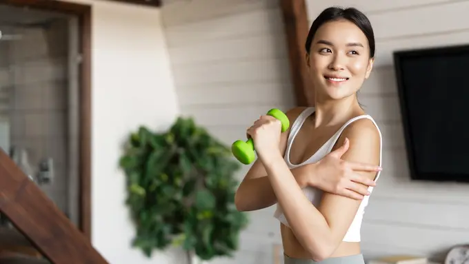 7 Gerakan Workout di Rumah yang Terbukti Ampuh Mengecilkan Perut - cover