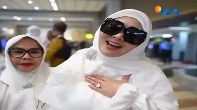 Artis Syahrini pernah didaulat jadi brand ambasador First Travel untuk mempromosikan agen perjalanan umrah milik Andika dan Anniesa.