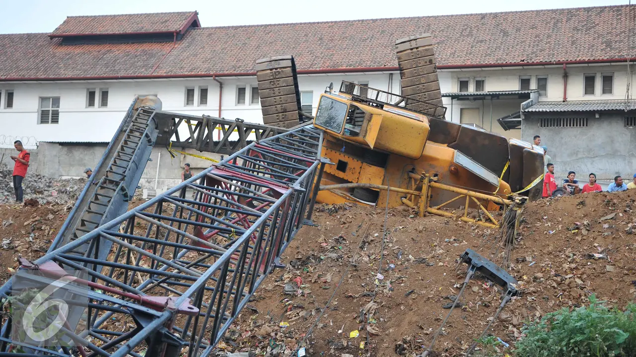 20151001-Crane-Rubuh-Jakarta